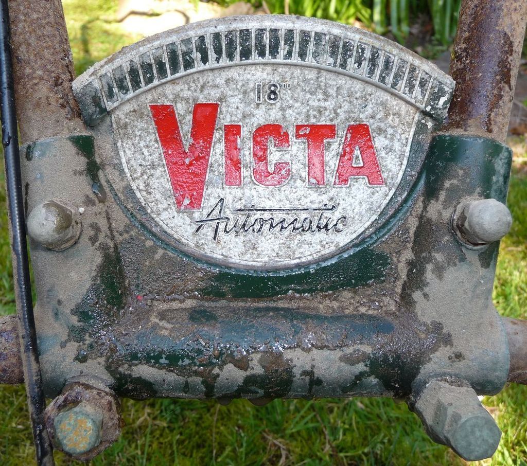 [Linked Image from i1222.photobucket.com]