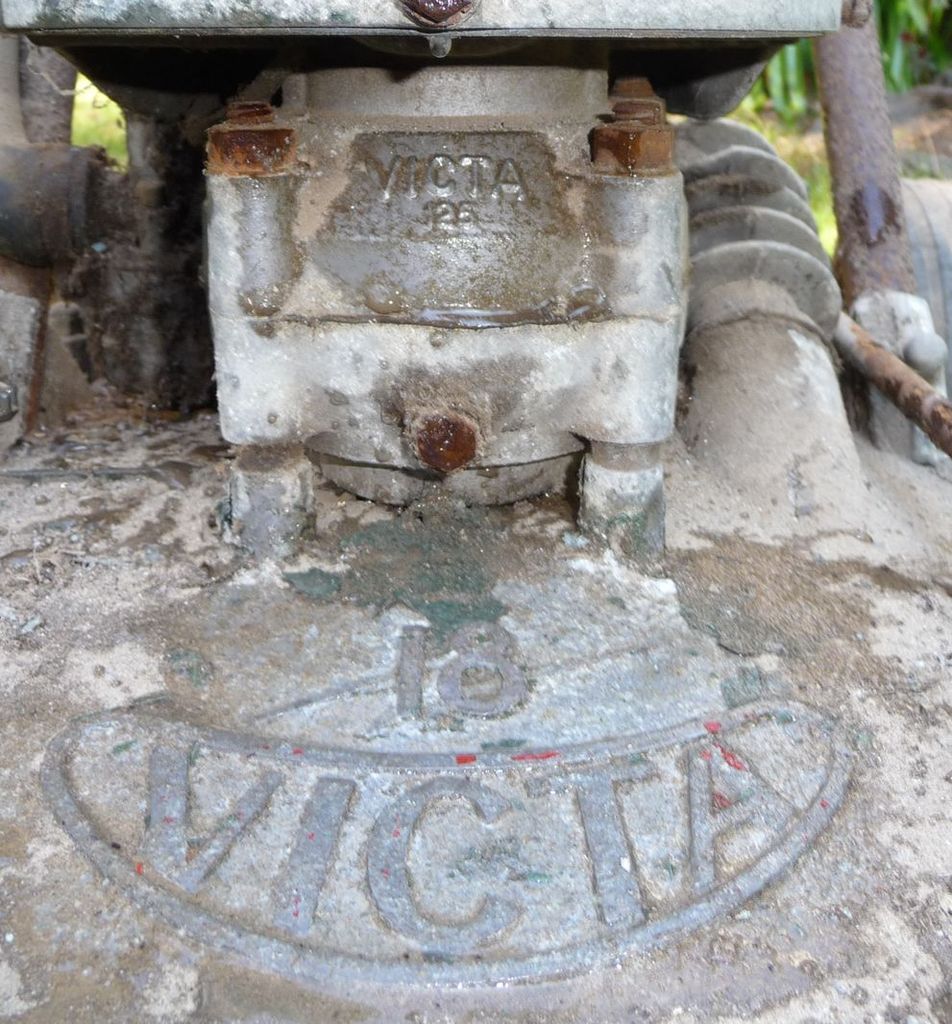 [Linked Image from i1222.photobucket.com]