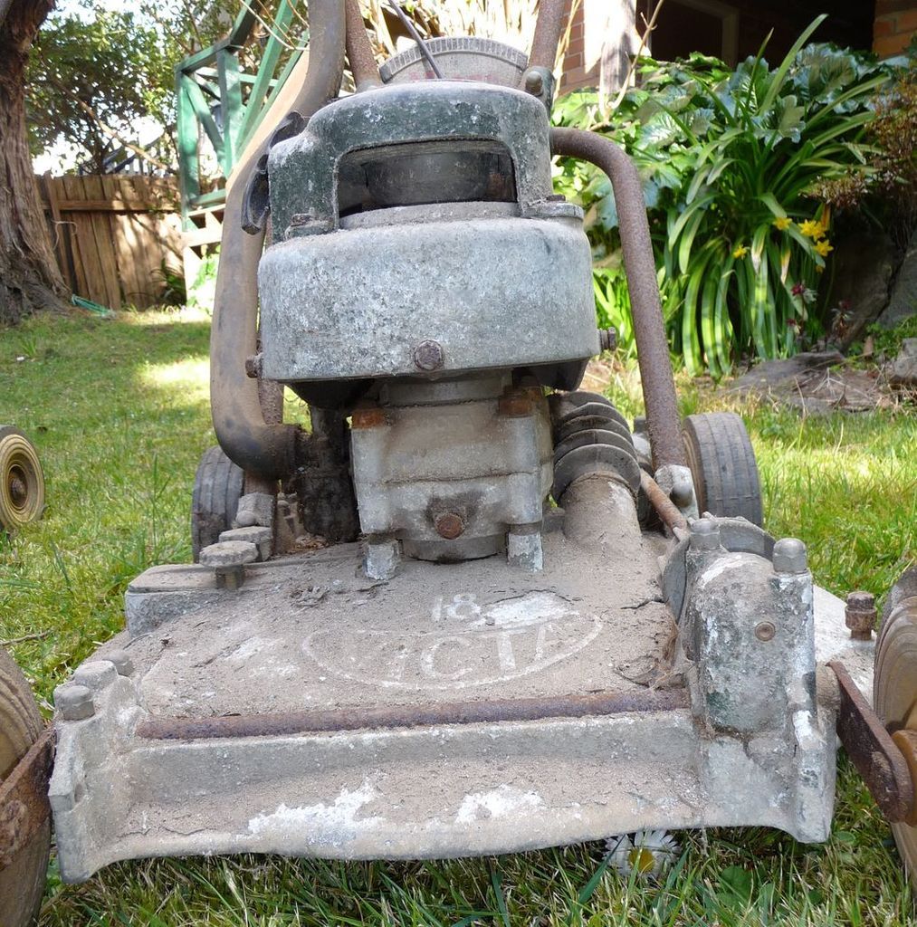 [Linked Image from i1222.photobucket.com]