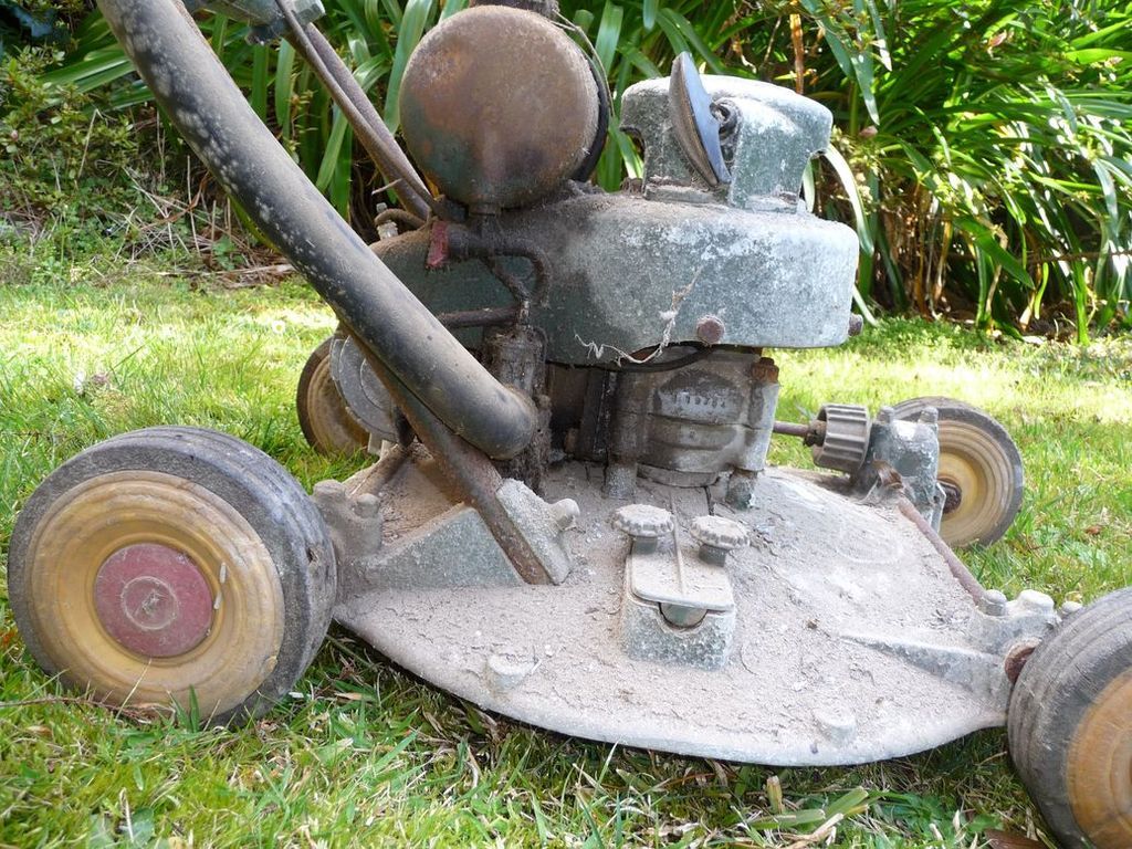 [Linked Image from i1222.photobucket.com]