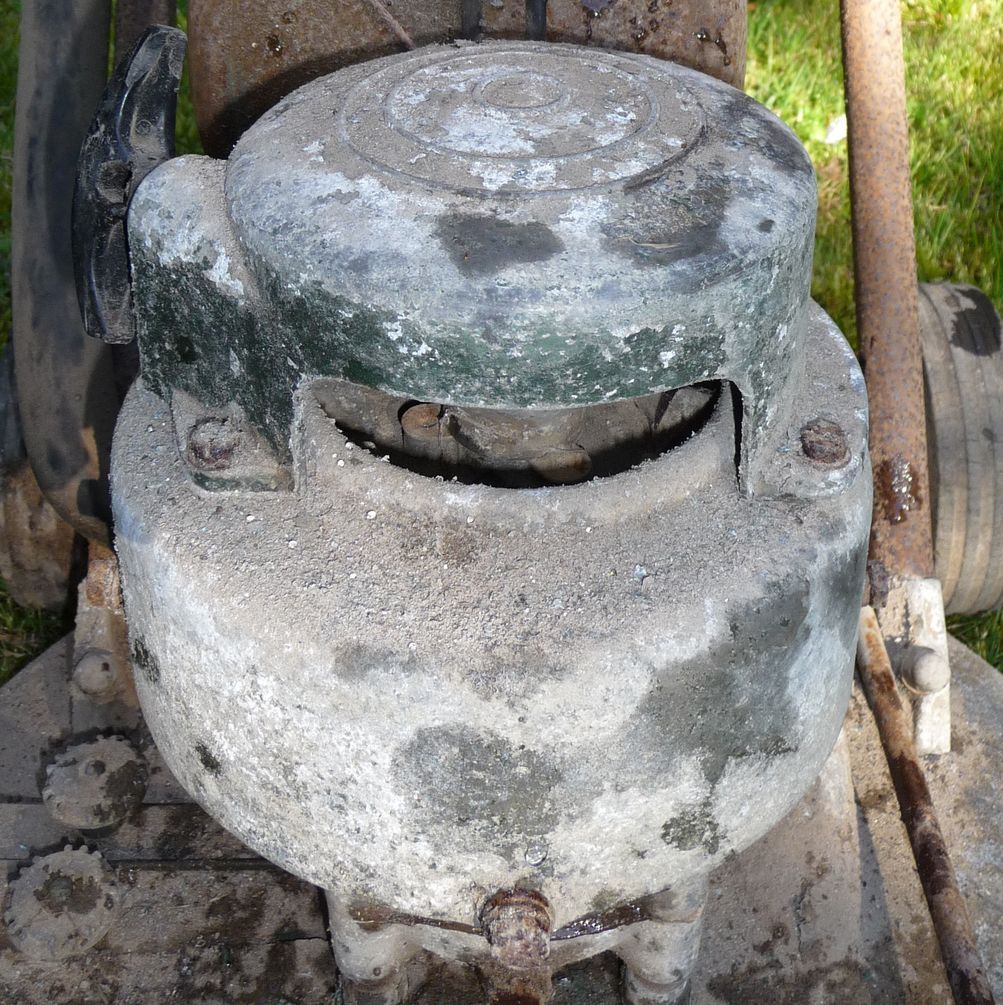 [Linked Image from i1222.photobucket.com]