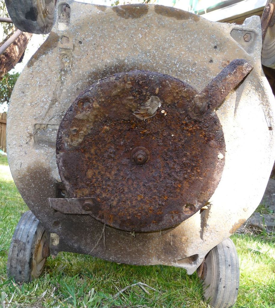 [Linked Image from i1222.photobucket.com]