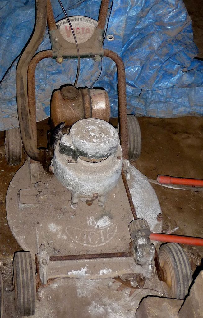 [Linked Image from i1222.photobucket.com]