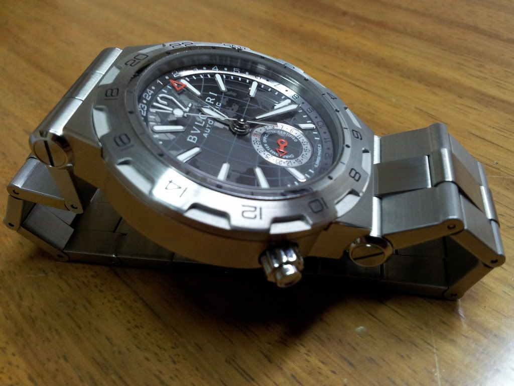 bvlgari diagono professional 42 mm gmt watch