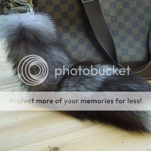 Big Faux Fox Fur Tail Keychain Tassel Bag Handbag Pendant Accessory